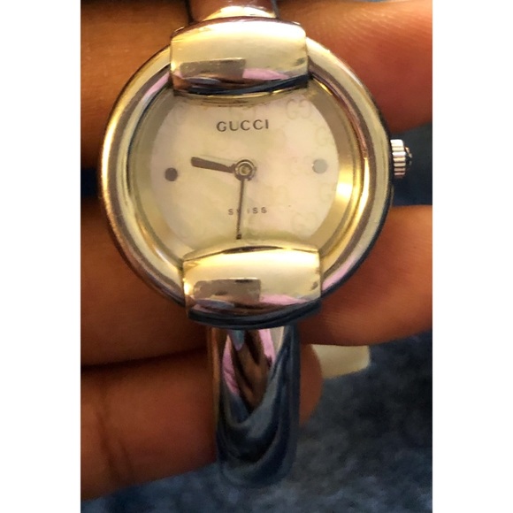 Authentic Gucci 1400L Women’s Bangle Stainless Steel Watch - Picture 1 of 6